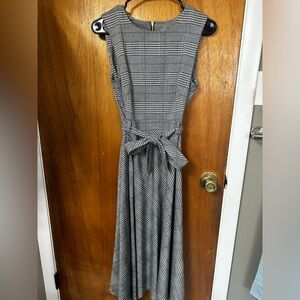 Calvin Klein Size 4 Midi Dress